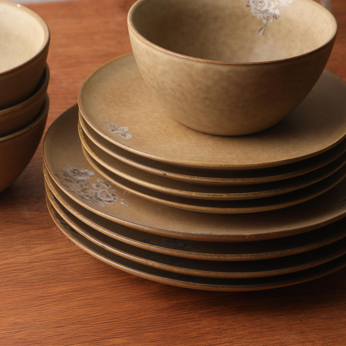12 Piece Taupe Floral Dinnerware Set S822324