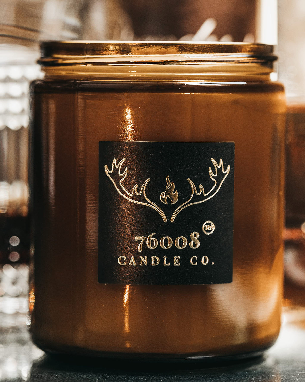 Soy Candle with Wood Wick in Amber Glass Jar X590
